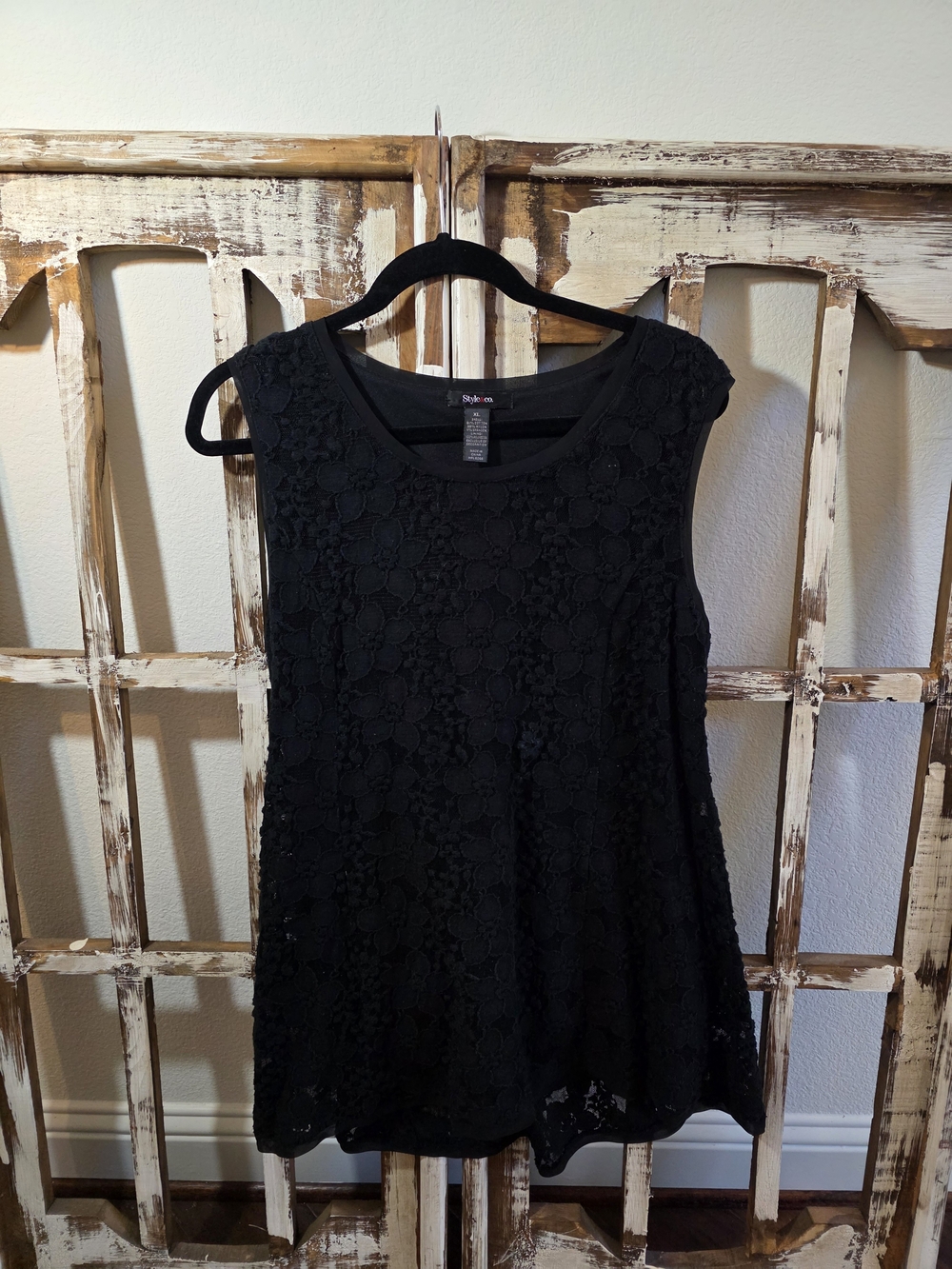 Style & Co. Black Sleeveless Floral Lace Tunic